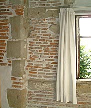 Do wall features
                    with odd bricks, make a fortune as an artisan.
                    COTTAGE INDUSTRY for any man